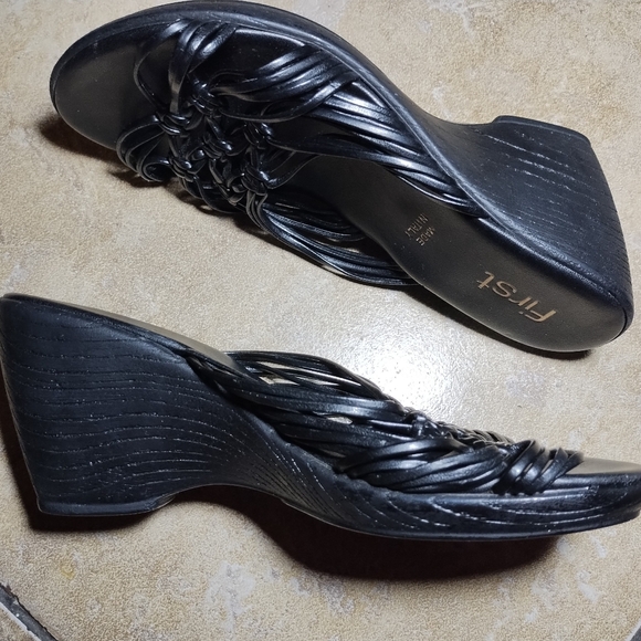 First Made In Italy Black Strappy Wedge Sandals Size 37 EUR - Picture 5 of 9